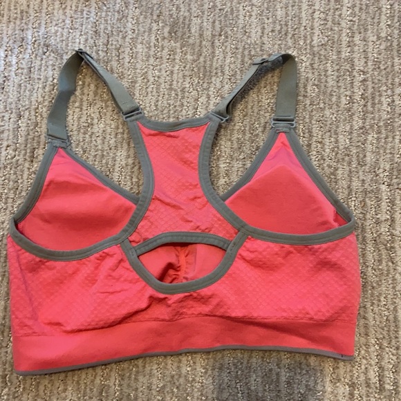 Puma sports bra - Picture 2 of 2